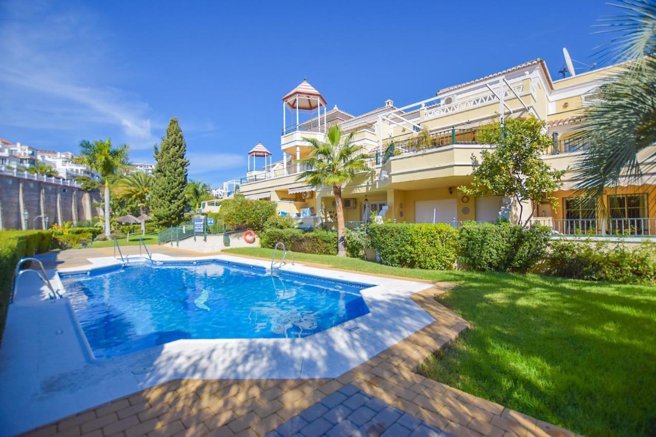 Refurbished 2-Bed Apartment Burriana Beach. Nerja Zewnętrze zdjęcie