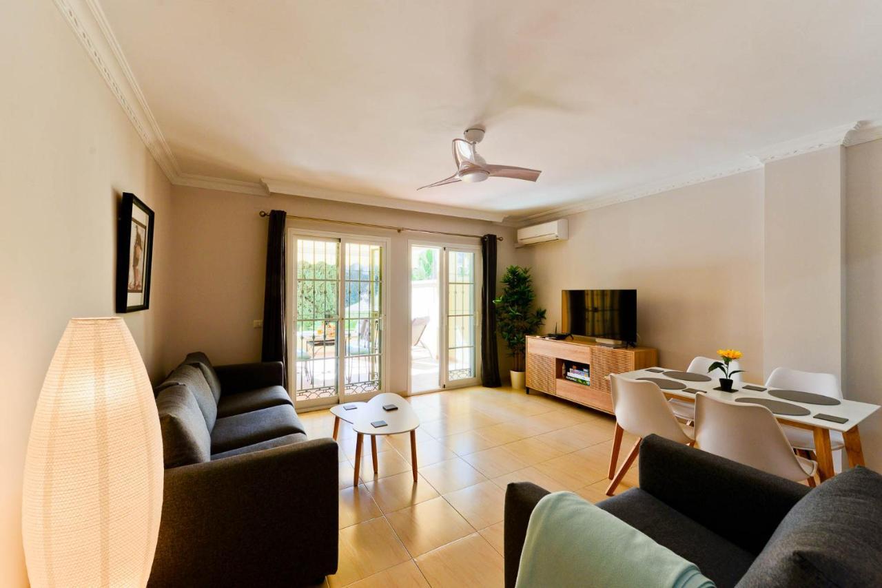 Refurbished 2-Bed Apartment Burriana Beach. Nerja Zewnętrze zdjęcie