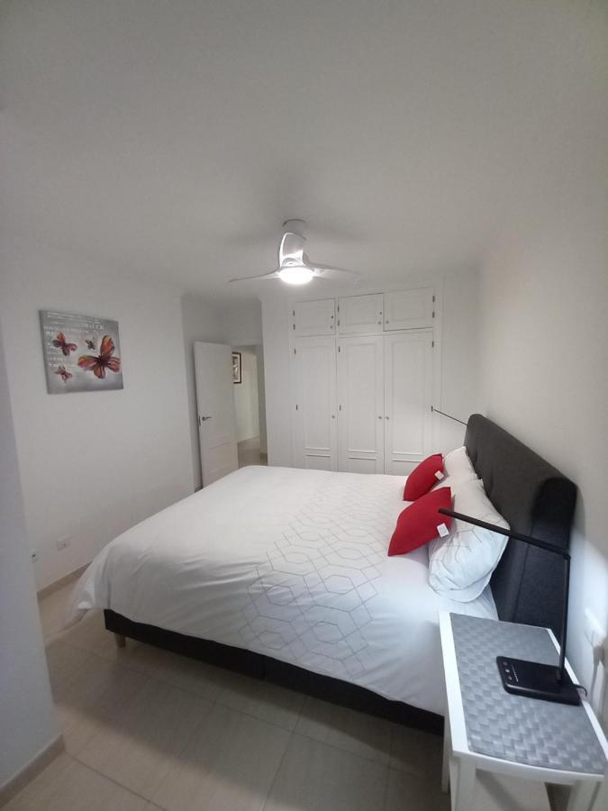 Refurbished 2-Bed Apartment Burriana Beach. Nerja Zewnętrze zdjęcie