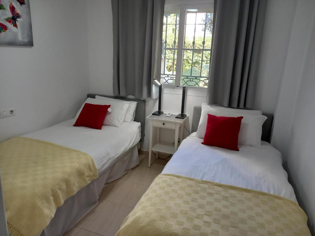 Refurbished 2-Bed Apartment Burriana Beach. Nerja Zewnętrze zdjęcie